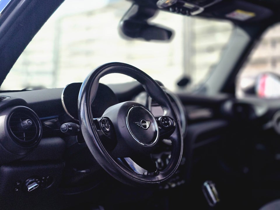 MINI Cooper SE Essential 3d