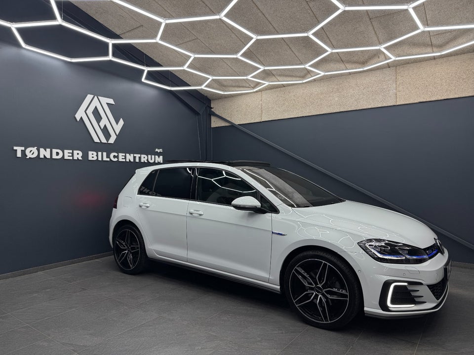 VW Golf VII 1,4 GTE DSG 5d