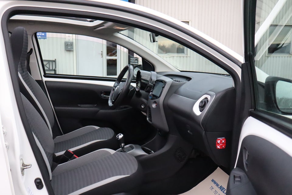 Toyota Aygo 1,0 VVT-i x-clusiv x-shift 5d