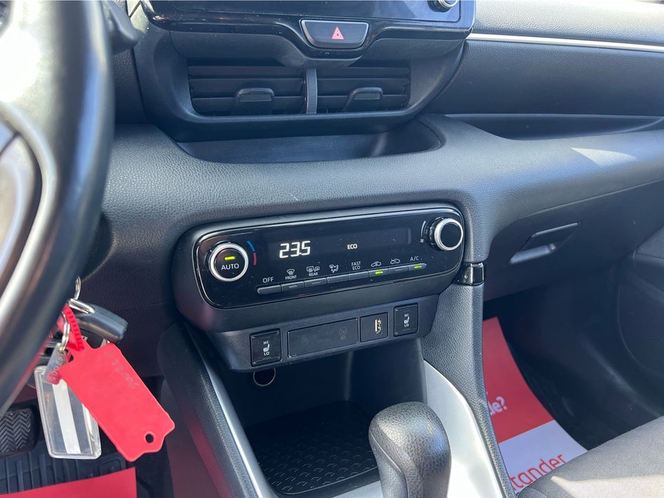 Toyota Yaris 1,5 Hybrid H1 e-CVT 5d