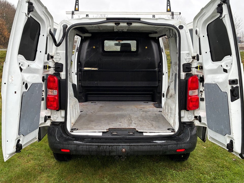 Toyota ProAce 1,6 D 95 Compact Base 5d