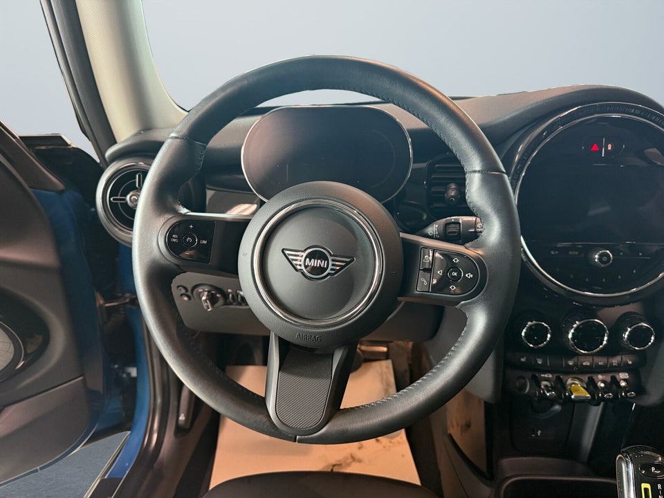 MINI Cooper SE Classic Trim 3d