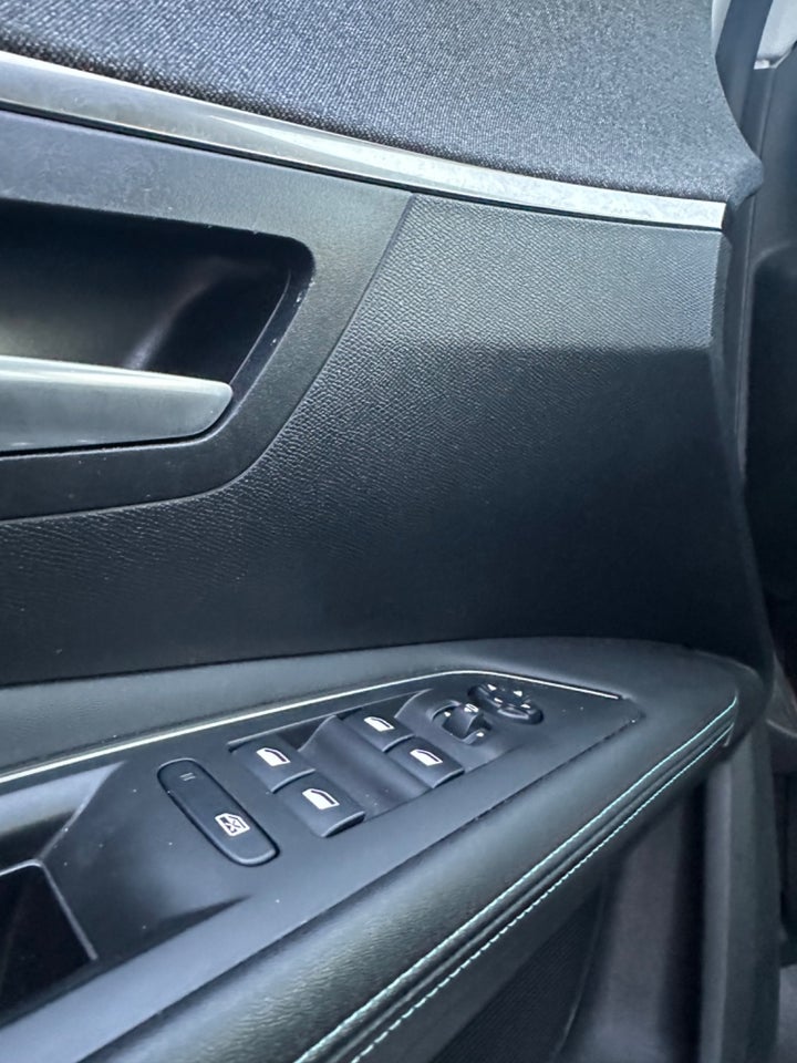 Peugeot 3008 1,6 Hybrid First Selection EAT8 5d