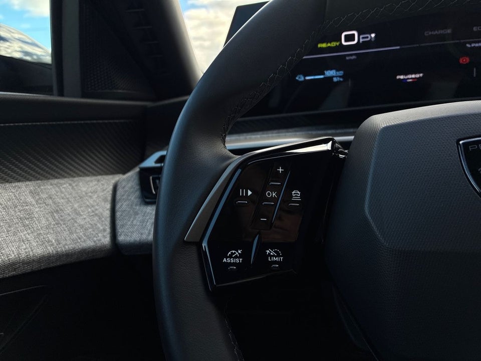 Peugeot e-3008 77 Allure 5d