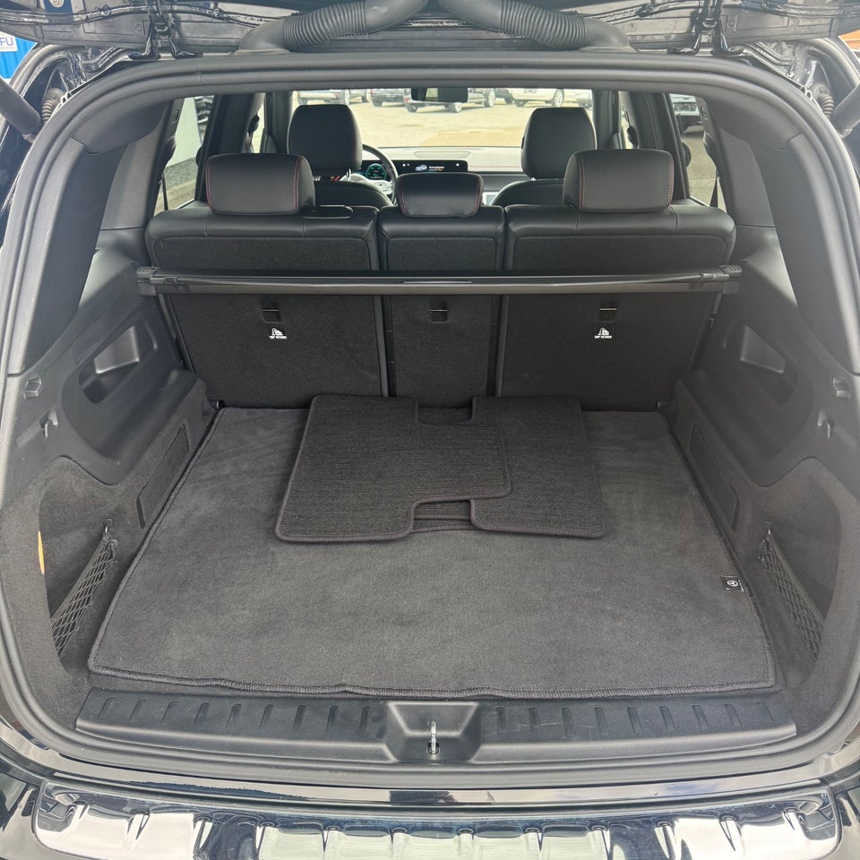Mercedes EQB250 AMG Line 5d