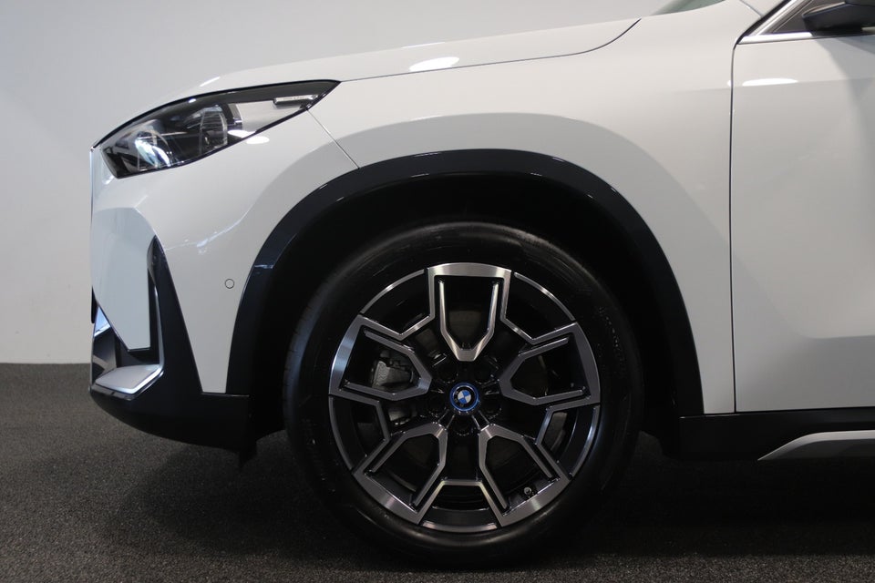 BMW iX1 xDrive30 X-Line 5d