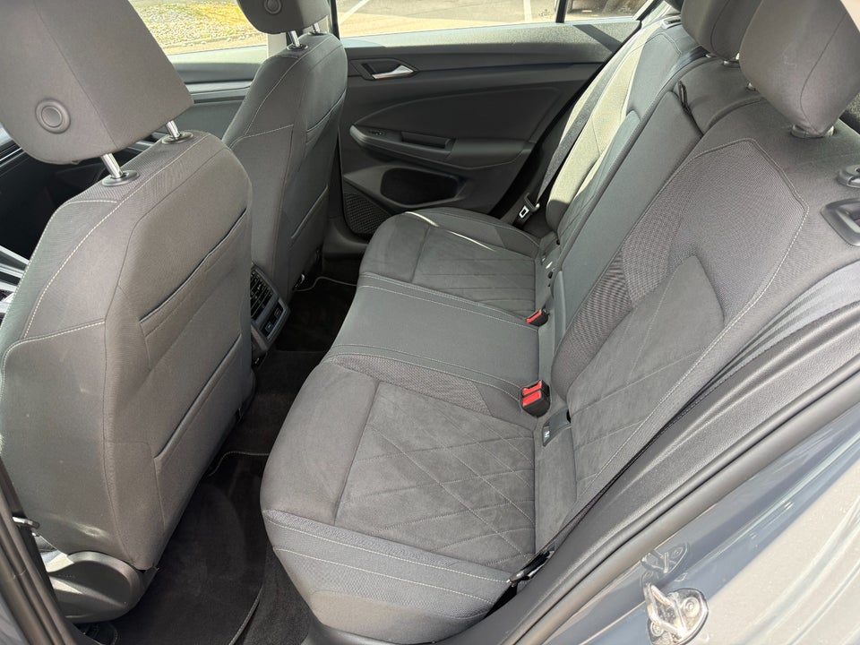 VW Golf VIII 1,4 eHybrid DSG 5d