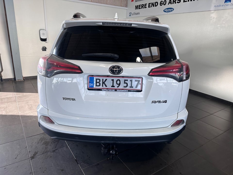Toyota RAV4 2,0 D-4D T2 5d