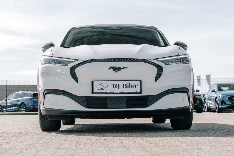 Ford Mustang Mach-E 70 Standard Range 5d