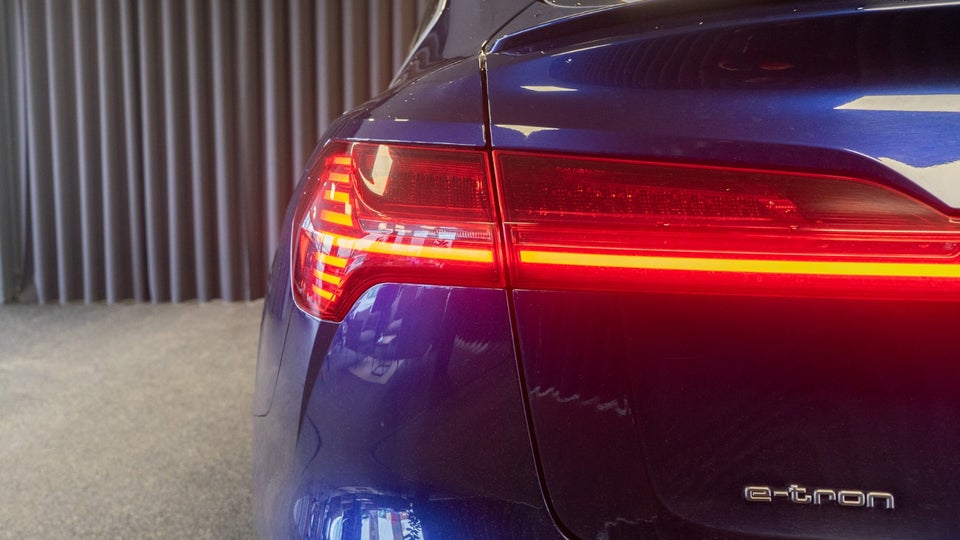 Audi e-tron 55 S-line Sportback quattro 5d