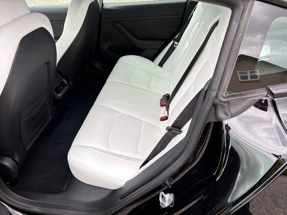Tesla Model 3 RWD 4d