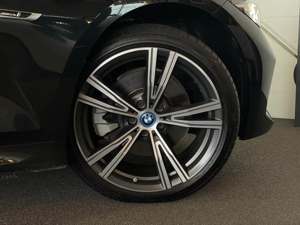 BMW 330e 2,0 Touring M-Sport aut. 5d