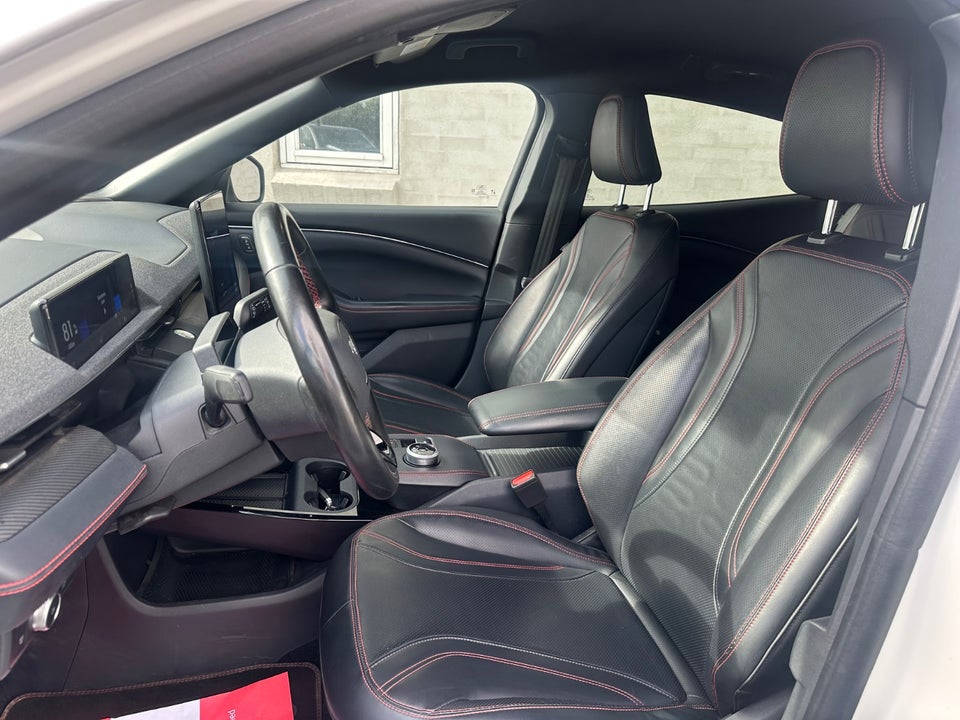 Ford Mustang Mach-E 88 Extended Range AWD 5d