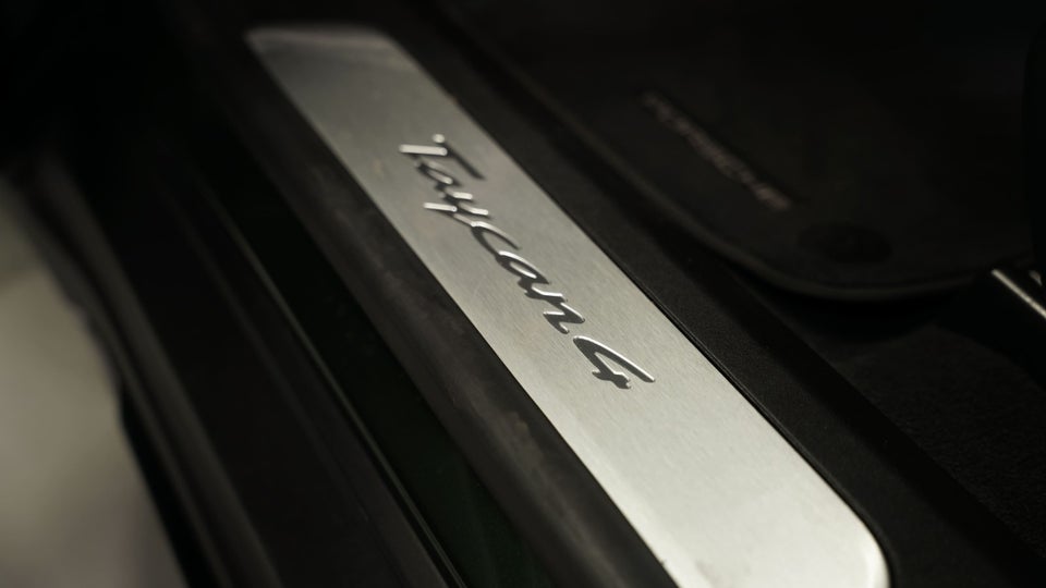 Porsche Taycan 4 Performance+ Cross Turismo 5d