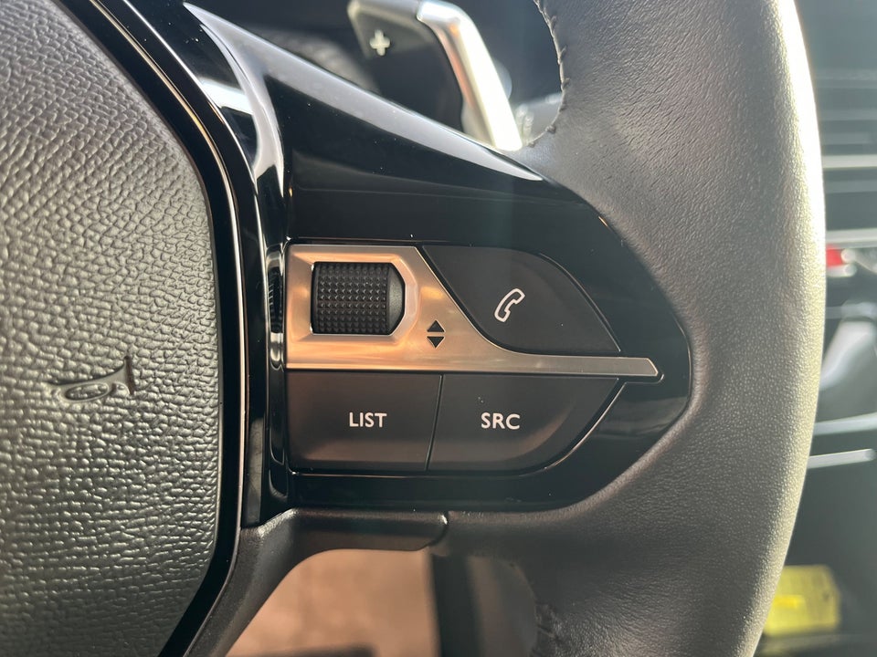 Peugeot 208 1,2 PureTech 100 Black Selection EAT8 5d