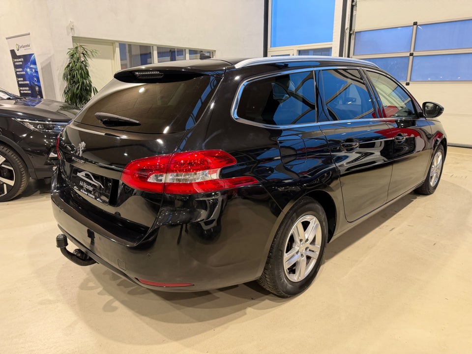 Peugeot 308 1,5 BlueHDi 130 Allure+ Sky SW 5d