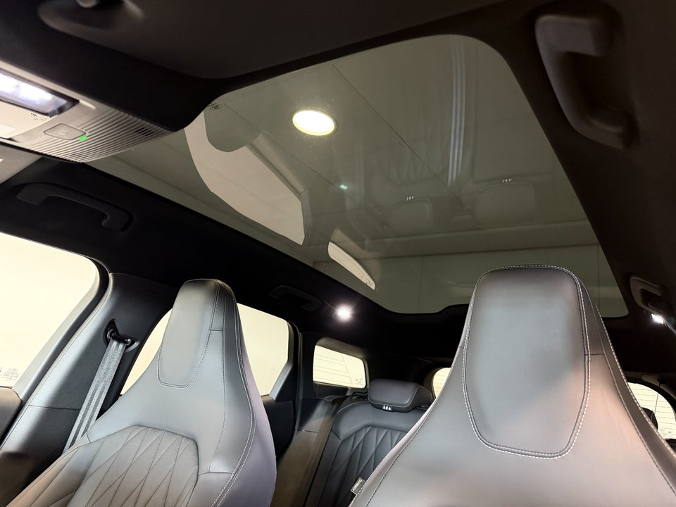 Ford Explorer 77 Premium Extended Range 5d