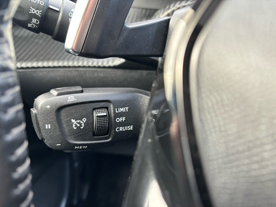 Peugeot 2008 1,5 BlueHDi 130 Allure Pack EAT8 5d