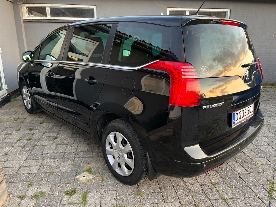 Peugeot 5008 1,6 HDi 112 Premium ESG 5d