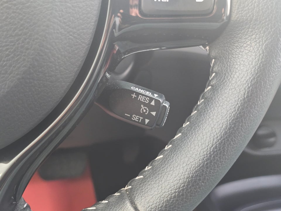 Toyota Yaris 1,5 Hybrid H3 Limited Smart e-CVT 5d