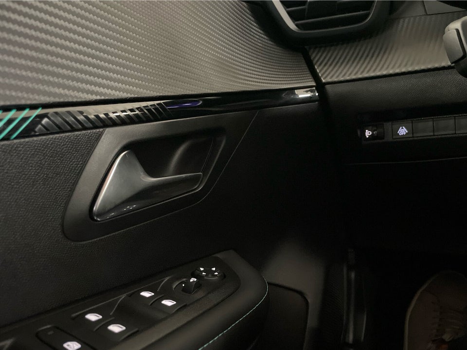 Peugeot 208 1,2 PureTech 100 Platin Sport 5d