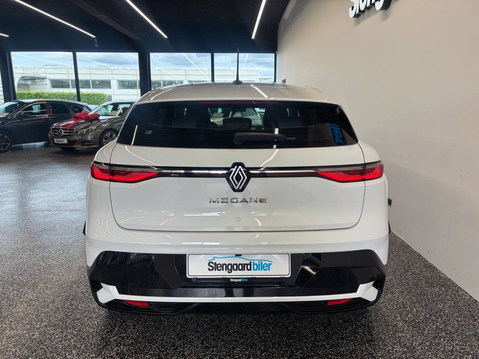 Renault Megane E-Tech 40 Equilibre 5d