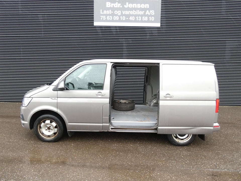 VW Transporter 2,0 TDi 199 Kassevogn DSG 4Motion kort