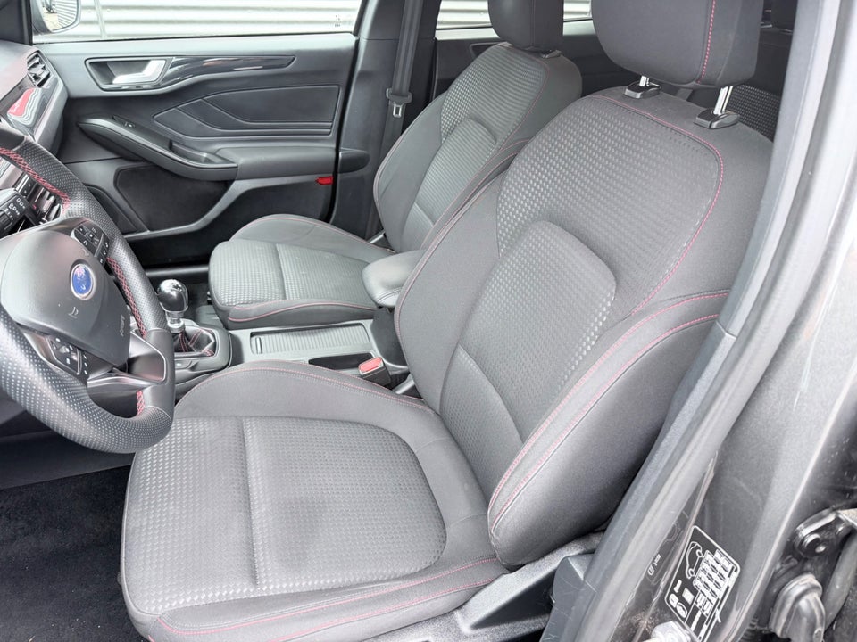 Ford Focus 1,0 EcoBoost mHEV ST-Line 5d