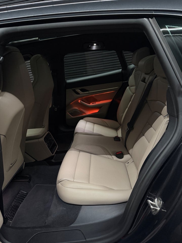 Porsche Taycan 4 Performance+ Cross Turismo 5d