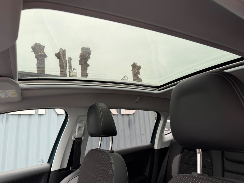 Peugeot 2008 1,6 BlueHDi 100 Desire Sky 5d