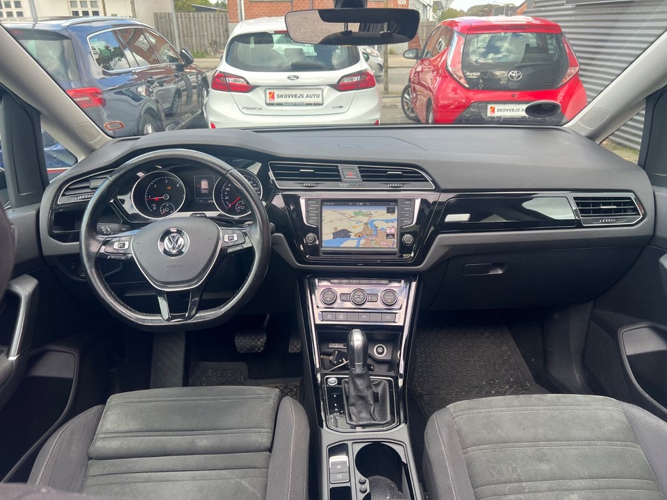 VW Touran 2,0 TDi 150 Highline DSG 7prs 5d