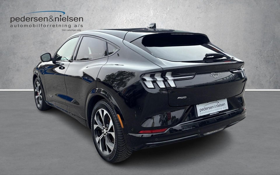 Ford Mustang Mach-E 88 Extended Range AWD 5d