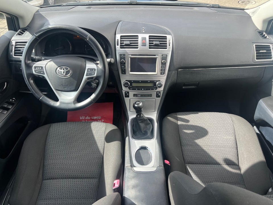 Toyota Avensis 2,0 D-4D T1 stc. 5d