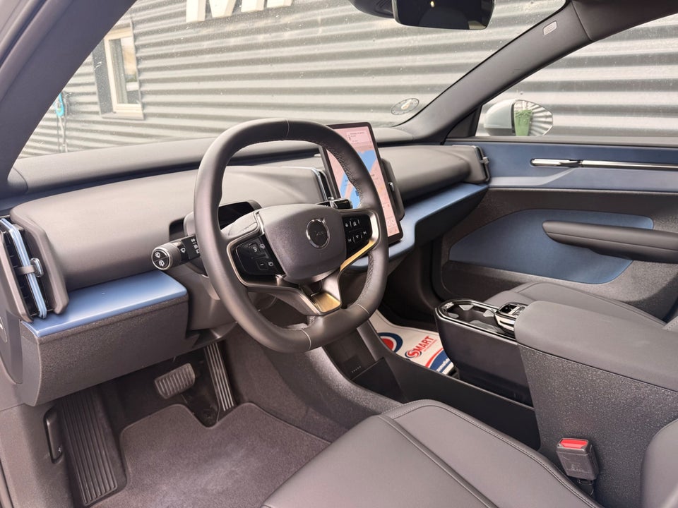 Volvo EX30 Standard Range Plus 5d