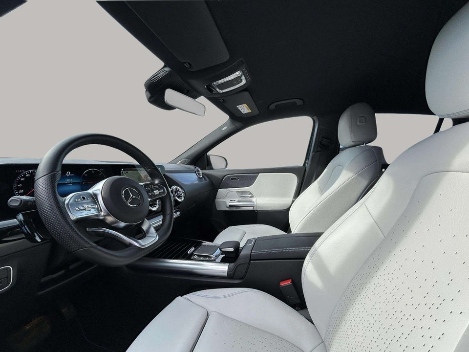 Mercedes EQA300 AMG Line Edition 1 4Matic 5d