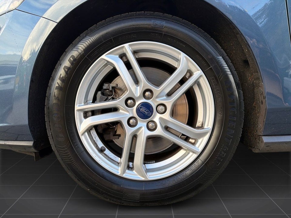 Ford Focus 1,0 EcoBoost Connected stc. aut. 5d
