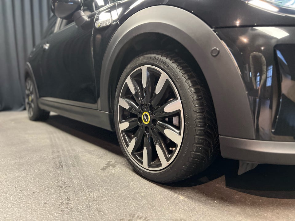 MINI Cooper SE Yours Lounge 3d