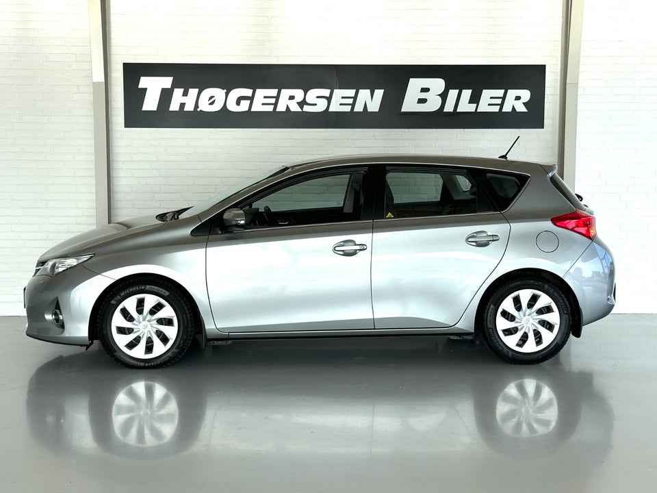 Toyota Auris 2,0 D-4D T2+ 5d