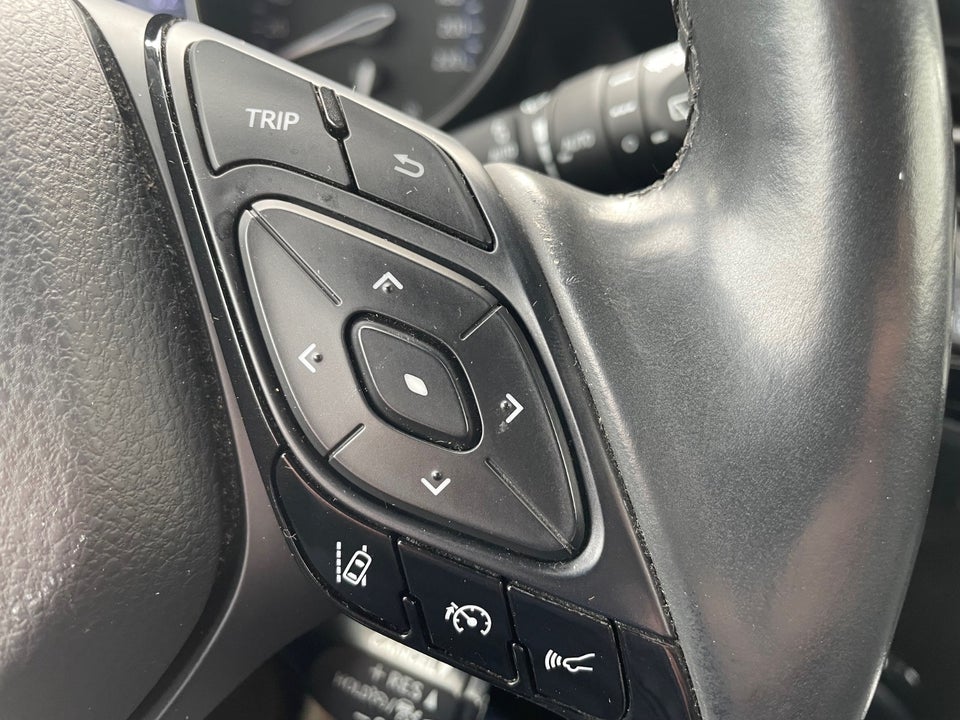 Toyota C-HR 1,8 Hybrid C-LUB Premium Selected CVT 5d