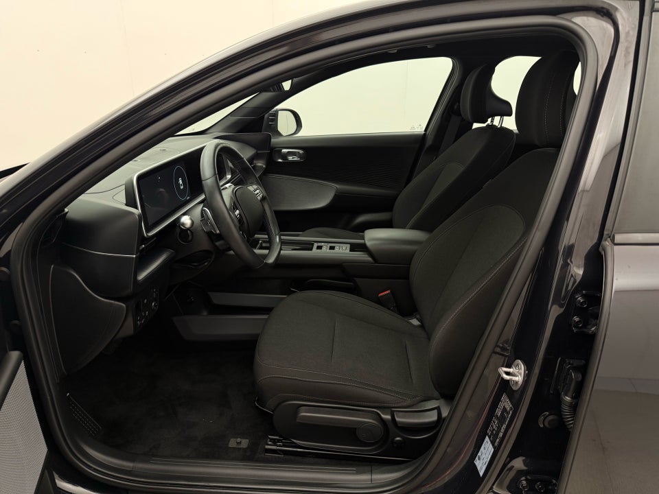 Hyundai Ioniq 6 53 Essential 4d