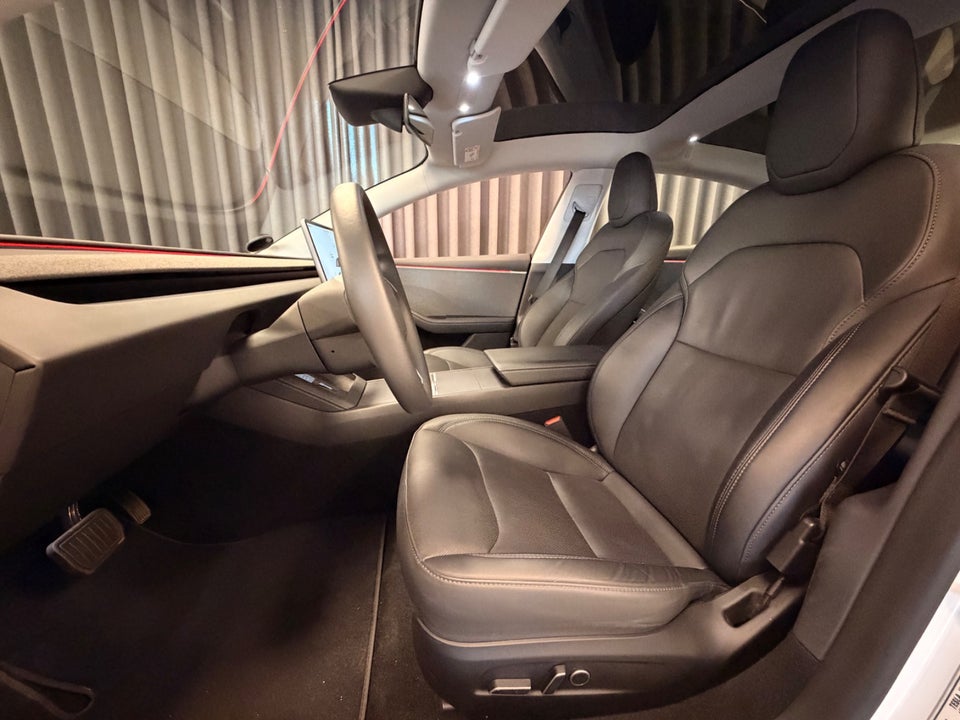 Tesla Model 3 RWD 4d