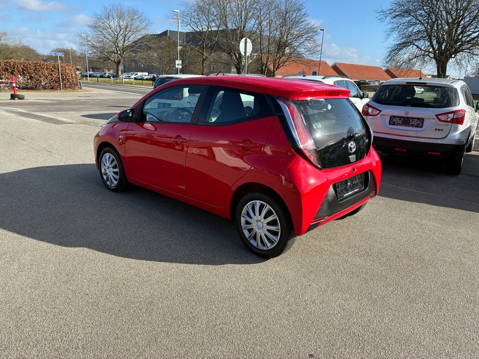 Toyota Aygo 1,0 VVT-i x-play 5d