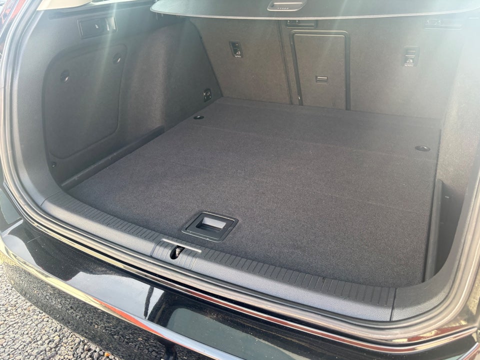 VW Golf VII 1,6 TDi 110 BlueMotion Variant 5d