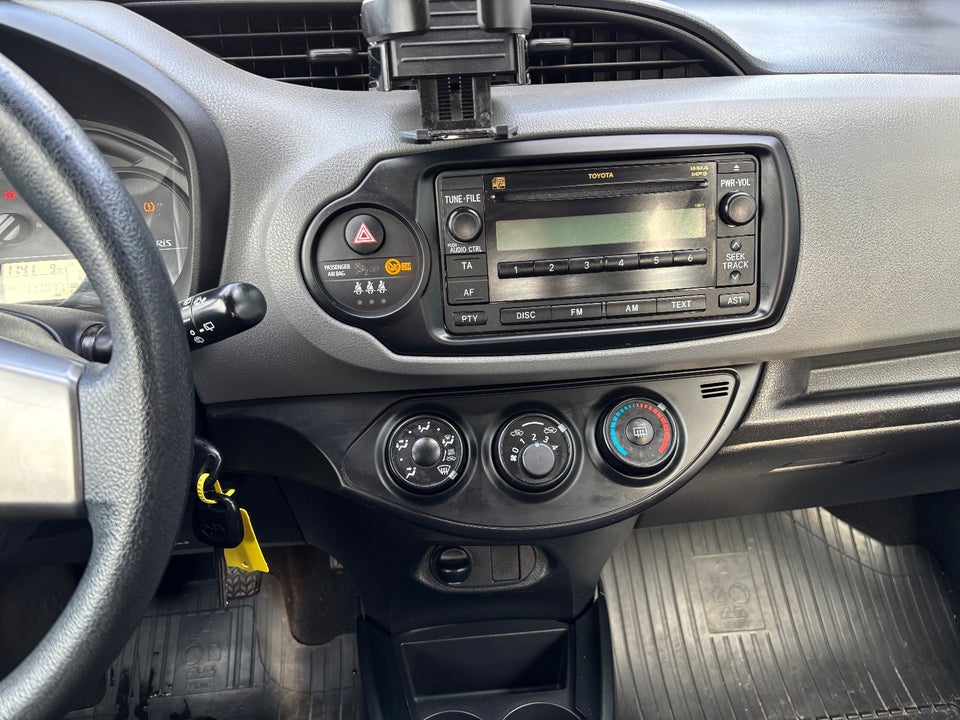 Toyota Yaris 1,0 VVT-i T1 3d