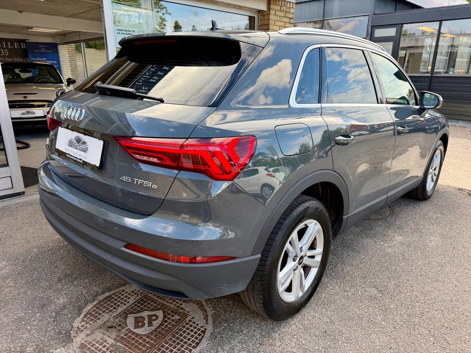 Audi Q3 45 TFSi e Attitude plus S-tr. 5d
