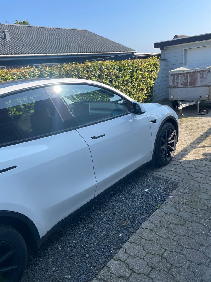 Tesla Model Y Long Range AWD 5d