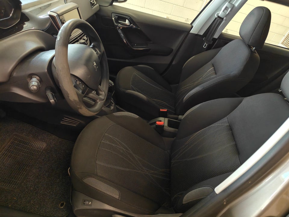 Peugeot 208 1,6 e-HDi 92 Active 5d