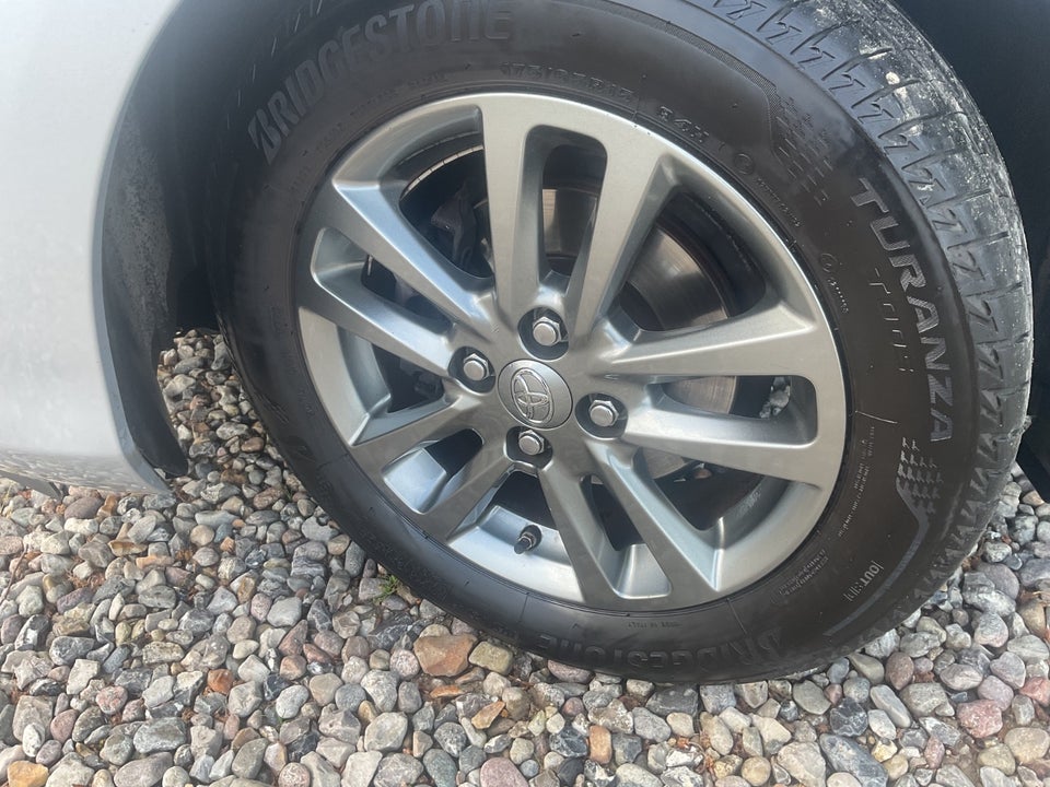 Toyota Yaris 1,3 VVT-i T2 Limited 5d