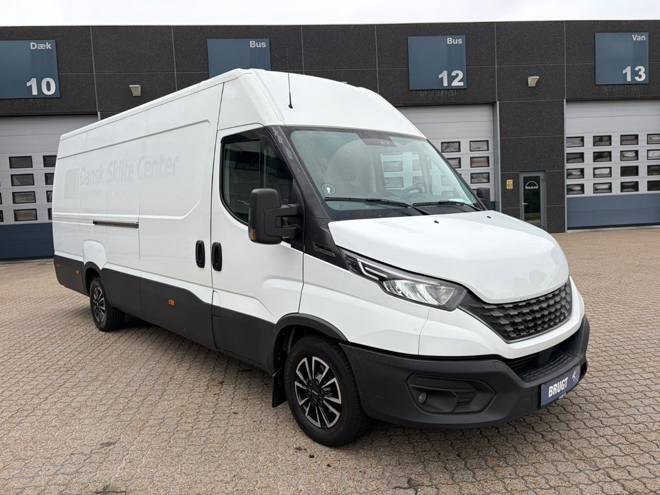 Iveco Daily 2,3 35S16 16m³ Van AG8