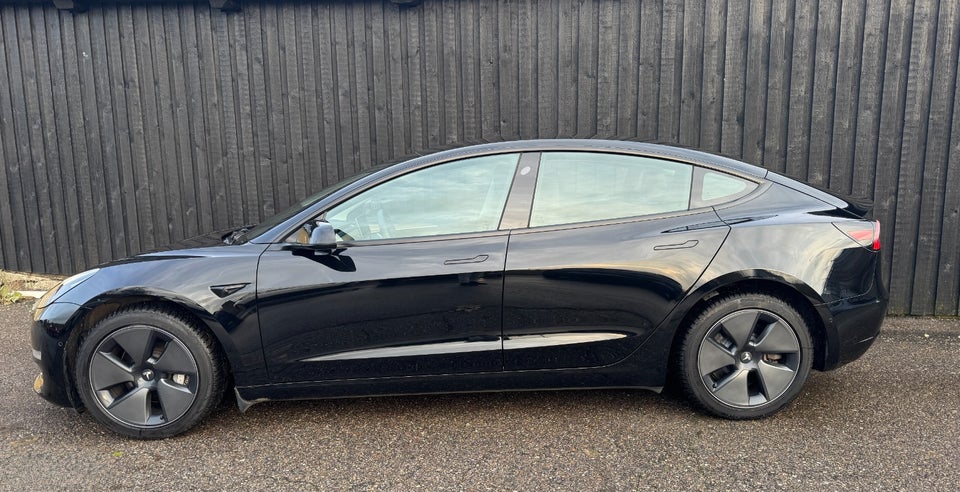 Tesla Model 3 Long Range AWD 4d